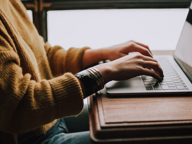 Wyślij e-mail na adres kontakt@elenger.pl