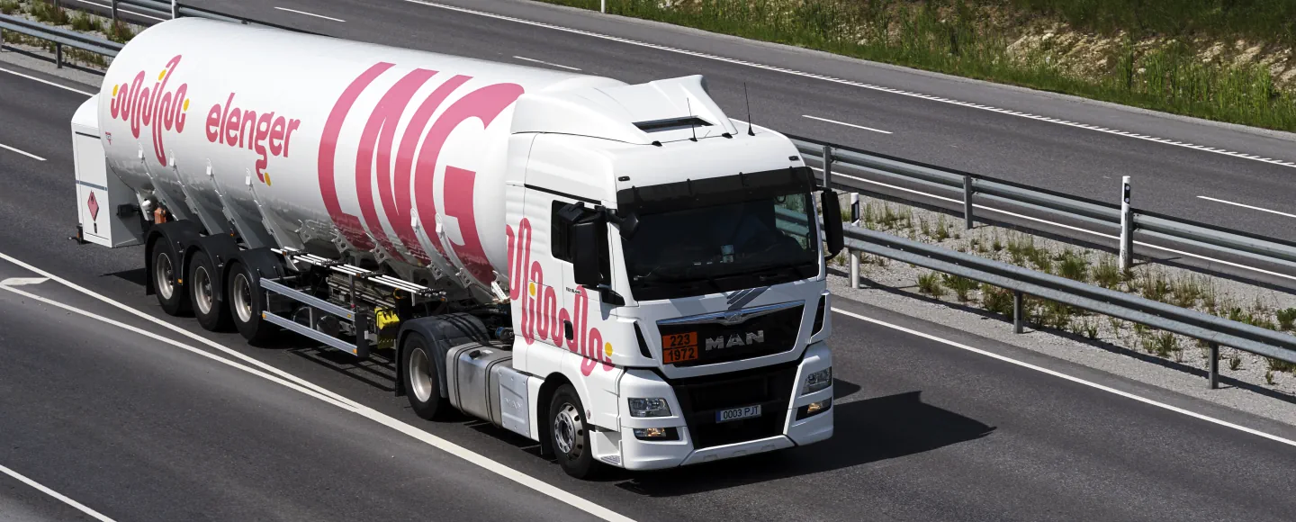 Autocysterna LNG Elenger